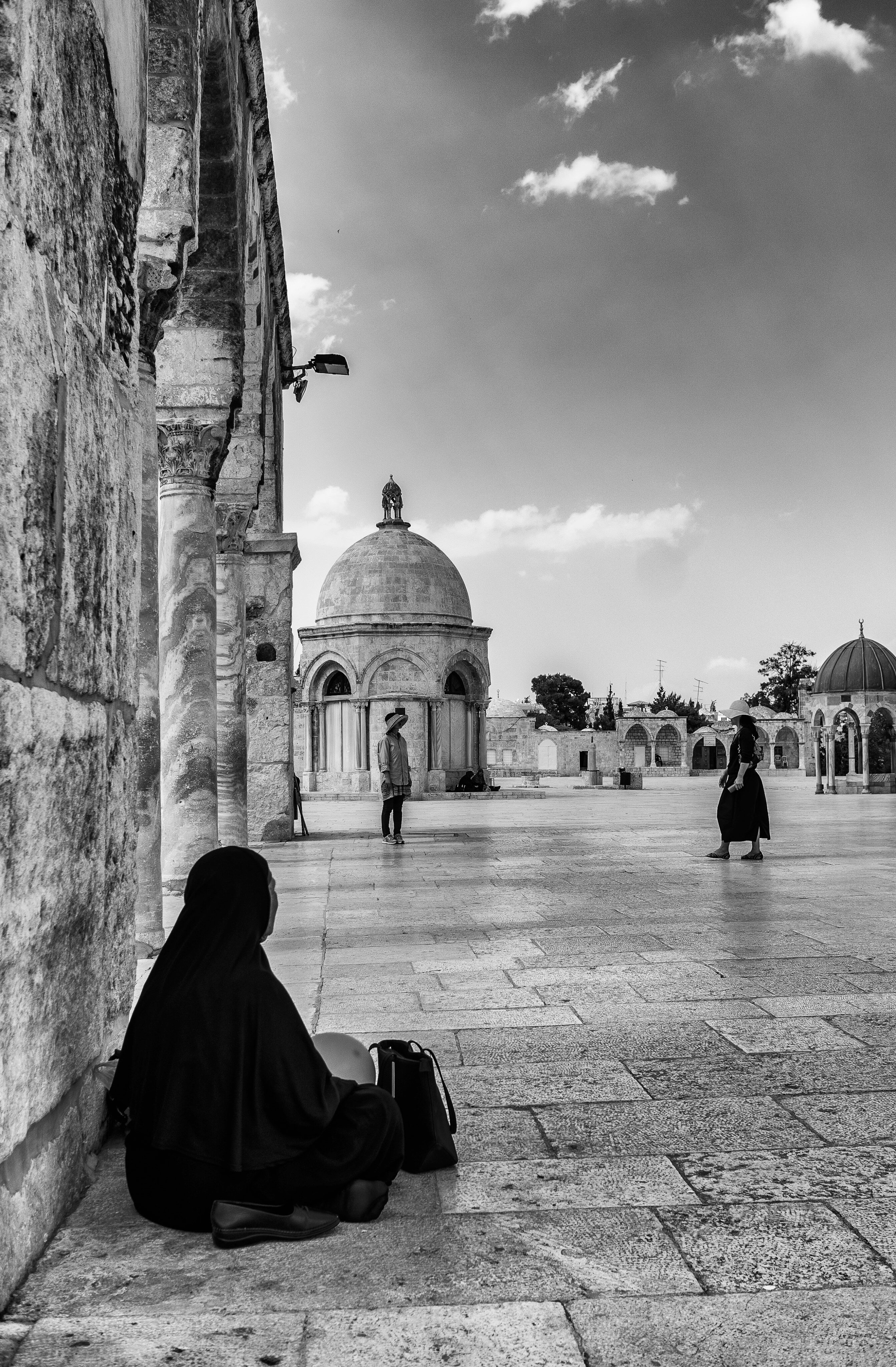Two worlds collide at Temple Mount