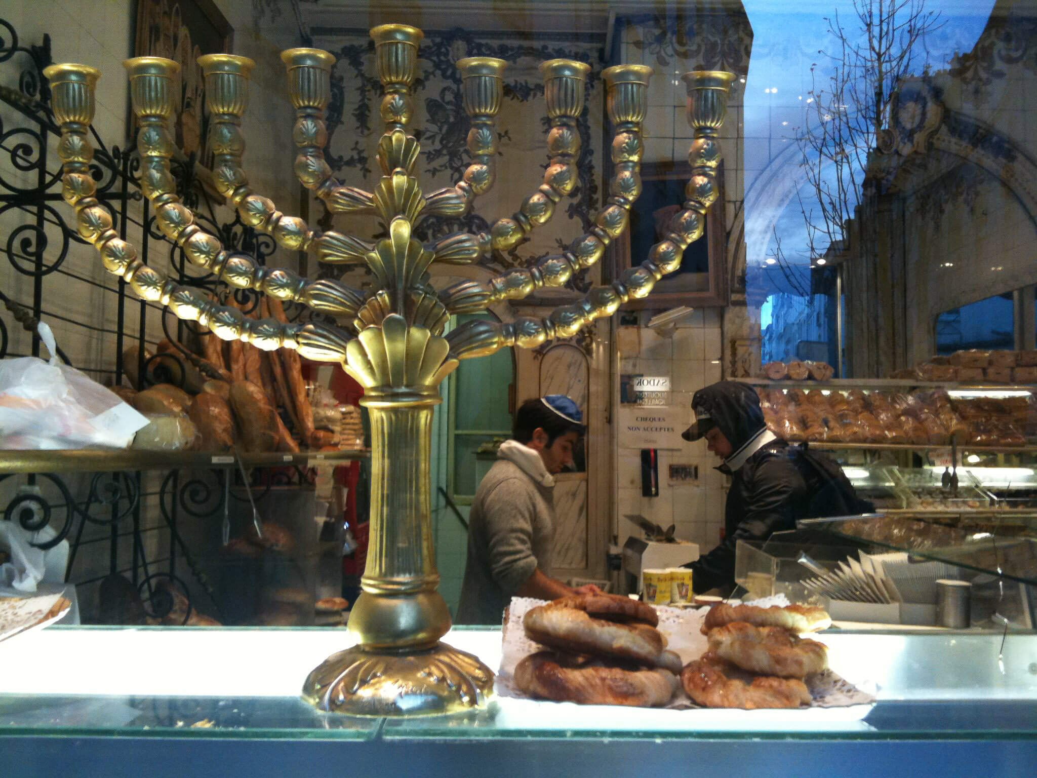 A baker in rue des Rosiers